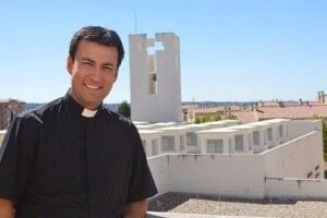 Don Ángel Tello imparte una conferencia sobre parroquia y nueva evangelización